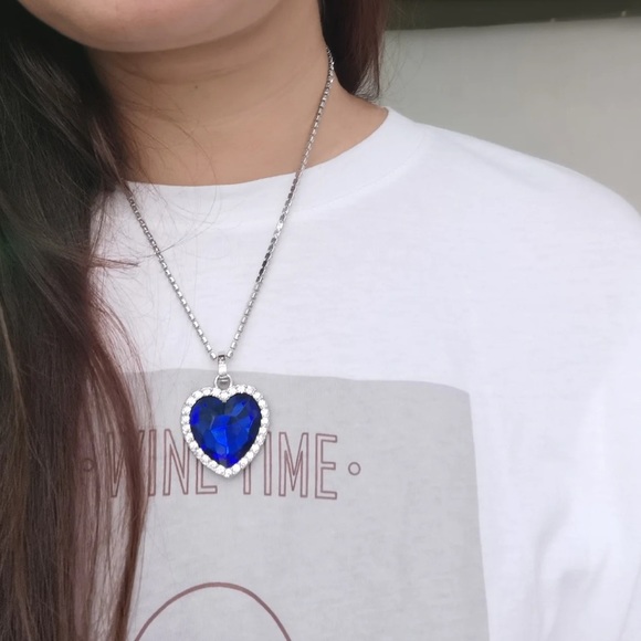 Heart pendant necklace - Picture 3 of 3